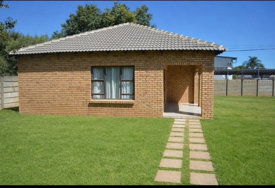 4 Bedroom Property for Sale in Flamwood North West